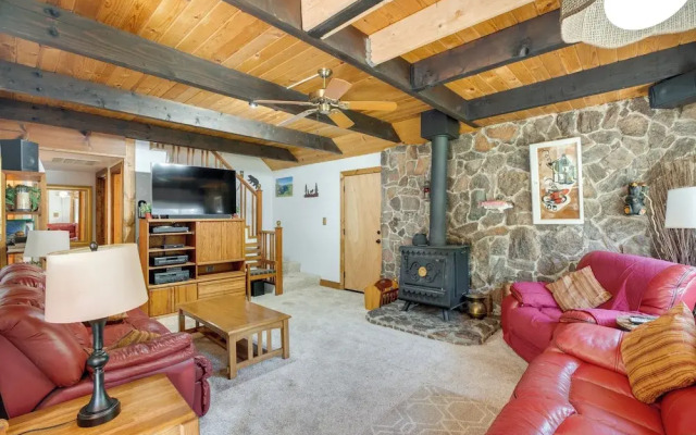 10 Mi to Lake Tahoe Beaches: Home w/ Pool Table