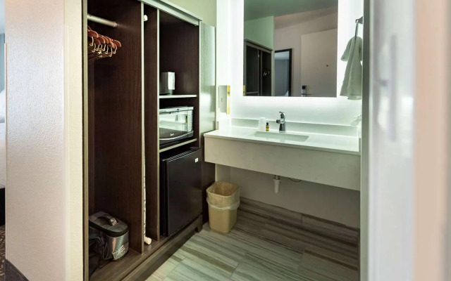 Plaza Hotel and Suites