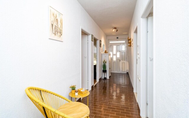 Awesome Apartment in Mlini With Jacuzzi, 3 Bedrooms and Wifi