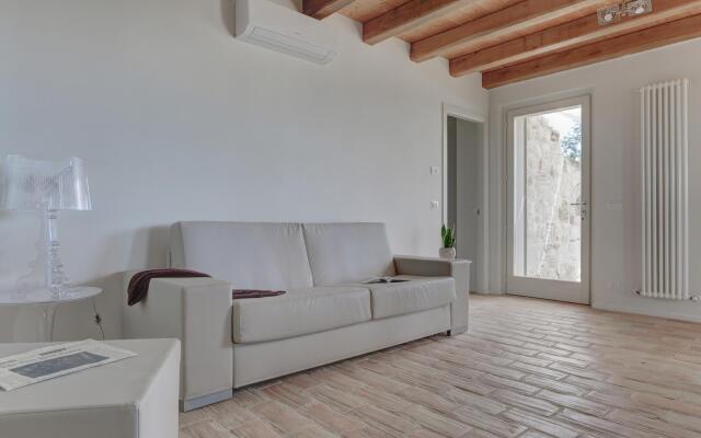 2Balsl   Montefreddo - Large Two Bedroom Split Level