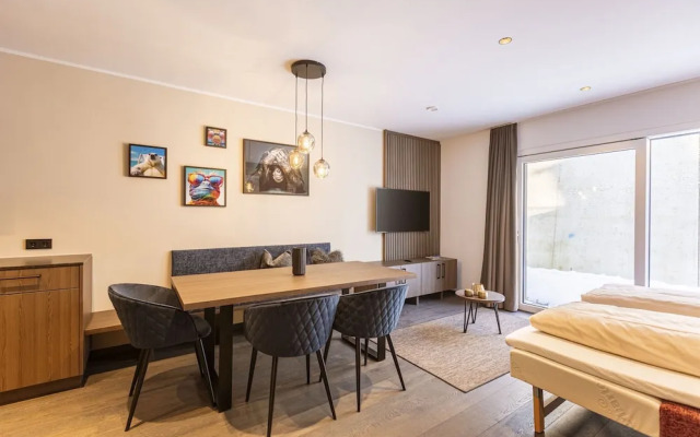 Spacious Apartment With Terrace