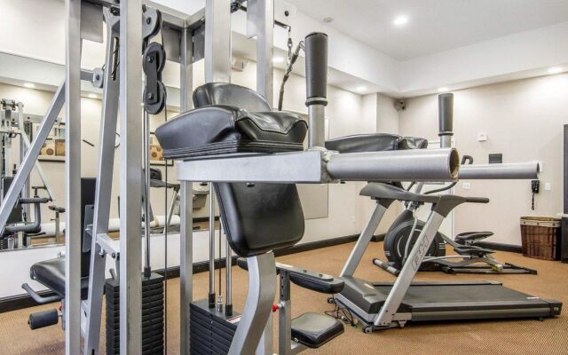 Red Roof Inn & Suites Longview