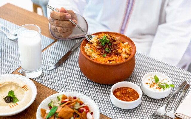 Maani Muscat Hotel & Suites