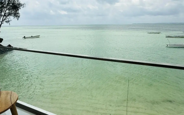 Moya Beach Hotel