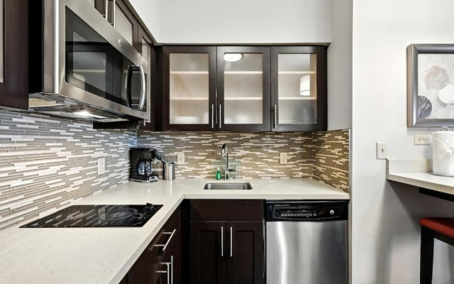 Relux at Westchase