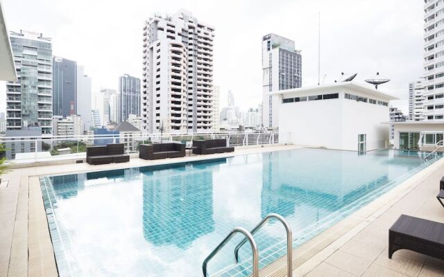 Clover Haus Sukhumvit 33 By Favstay