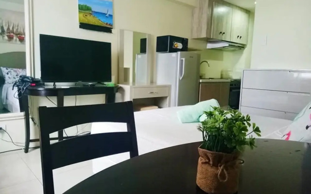 21 Flr Highrise And Seaview Near Ayala