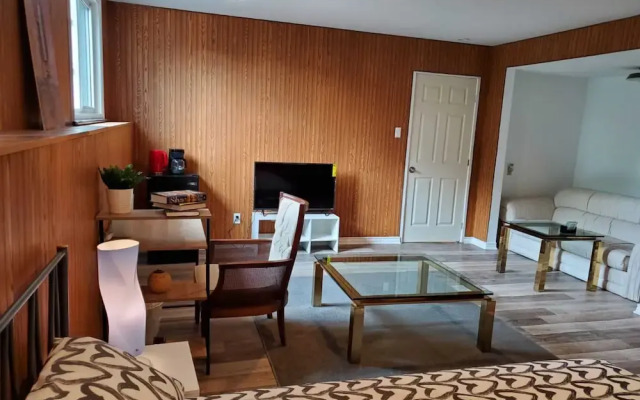 Colline-Single Room- Self Check-In