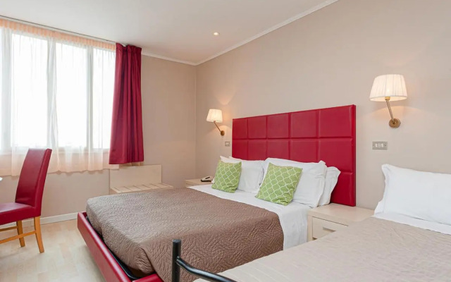 Hotel Gatto Bianco Corona