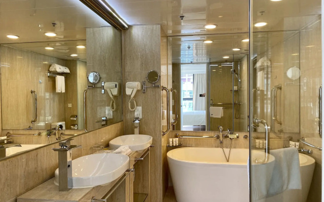 IW Hotel