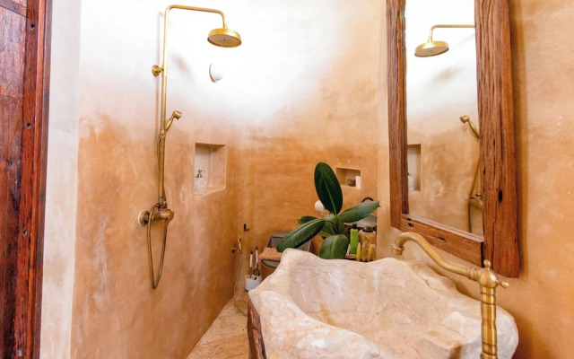 Zen Retreat with Pool Sea View V222