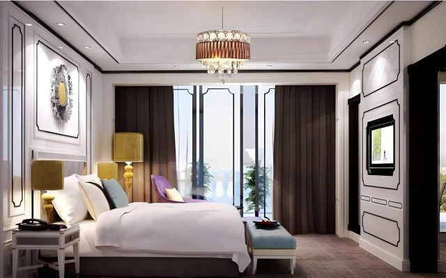 Amanora The Fern Hotels & Club