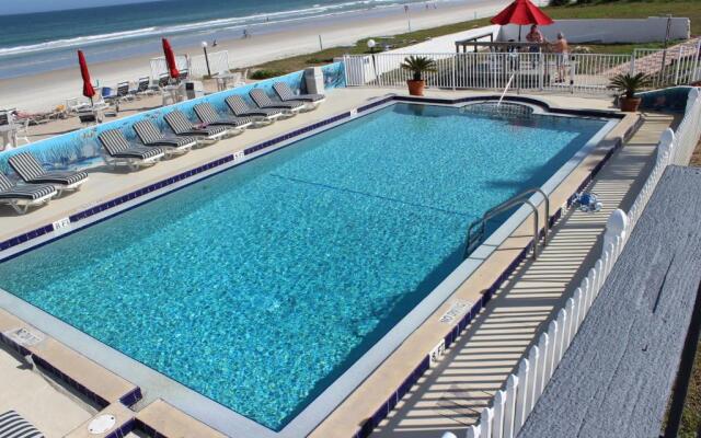 Shoreline Suites & Cabana Cottages