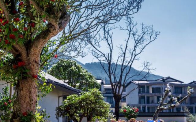 Tengchong Yunhaiju Hot Spring Courtyard Inn