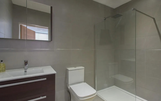 The White Wood Forest - Jewellery Quarter 3bdr Home