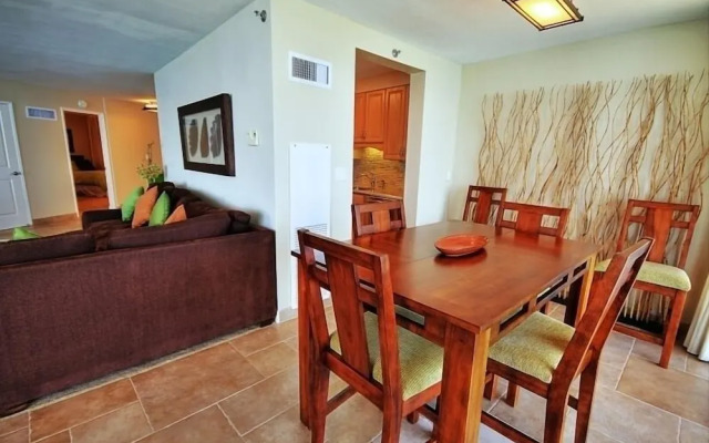 Royal Kahana #911 2 Bedroom Condo by RedAwning