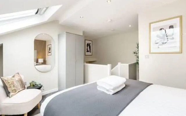 Host Stay Halifax House Living