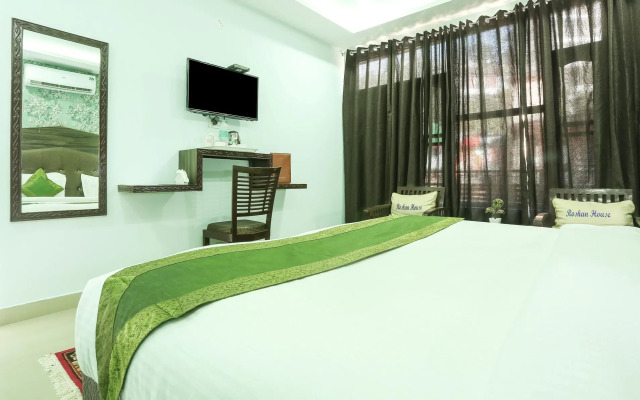 Treebo Roshan House With Valley View