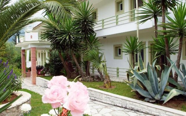 Marinos Apartments