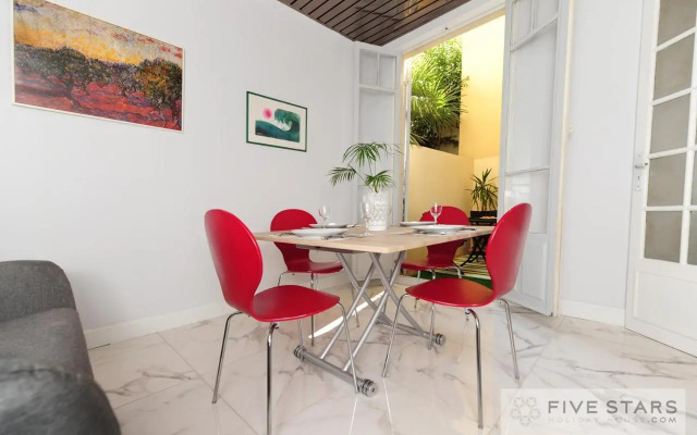 Studio 53 five stars holiday house