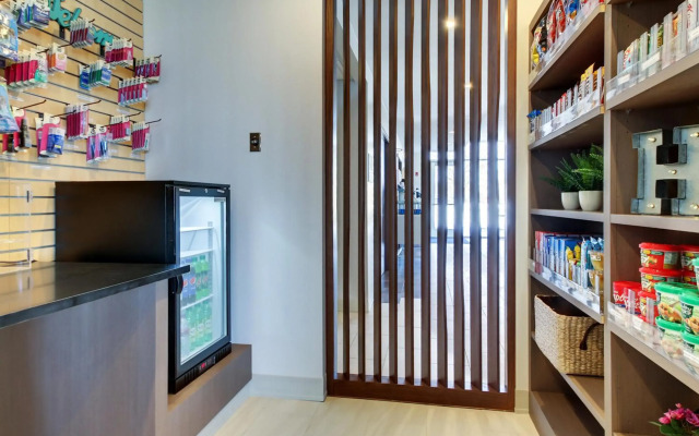 Holiday Inn Express & Suites Galesburg by IHG