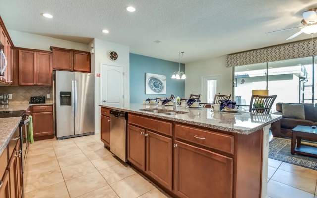 Townhome W/private Pool & Free On-site Water Park!