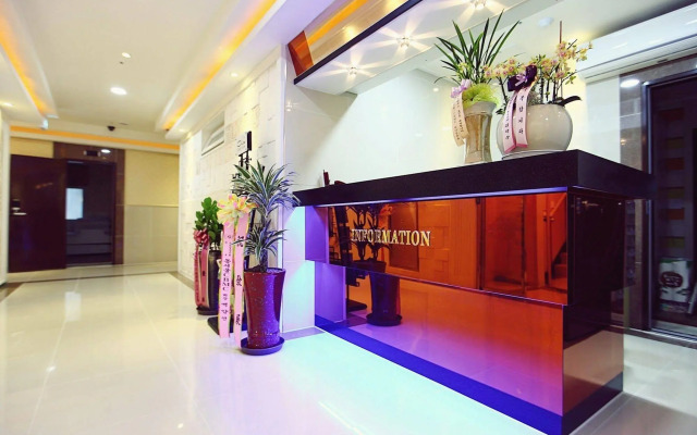 Chloe Guest House
