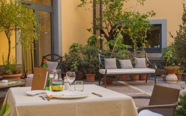 Le Cheminee Business Hotel