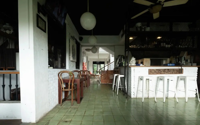 Capital O 852 The Silk At Dago