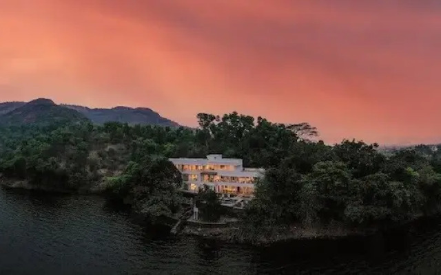 White House, Lonavala