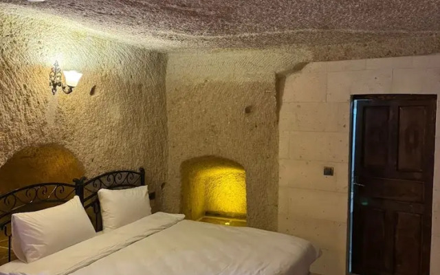 Colina Stone House