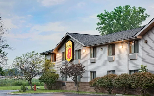 Super 8 Mentor/Cleveland Area