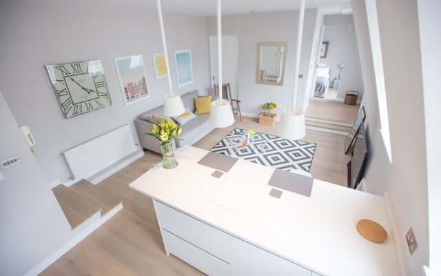 Stylish Rooftop Flat on Kensington High Street