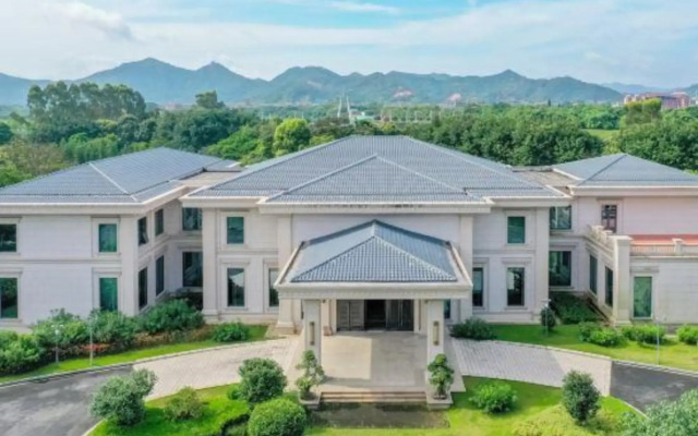 Southeast Huadu Hot Spring Hotel