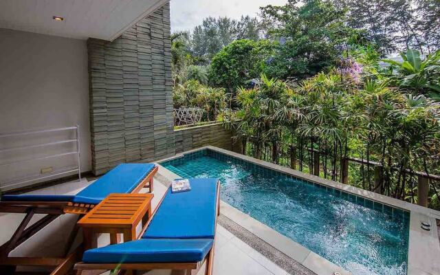 "beachfront 3br Luxe, Jacuzzi Pool On Naithon Beach"