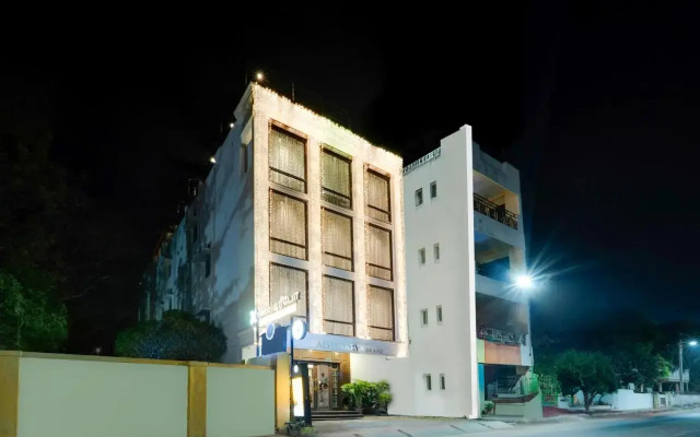 Treebo Aishwarya Grand - 4 km from Promenade Beach