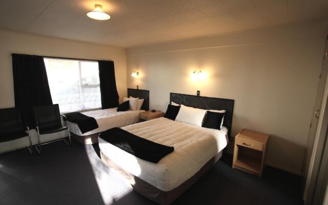 Townhouse Motel