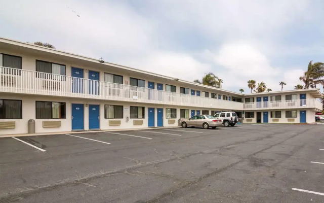 Motel 6 Ventura, CA - Beach