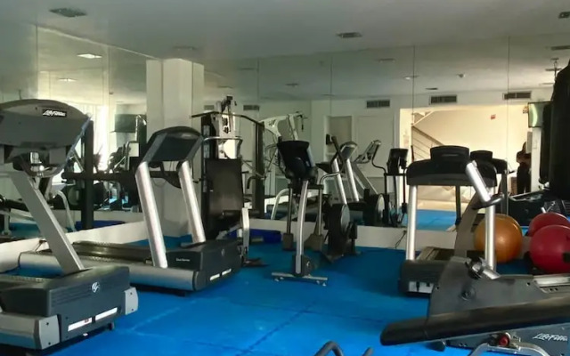 Luxury Apartment– Private Pool & Rooftop Jacuzzi