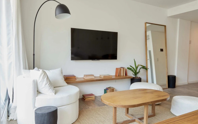 Cozy  Modern Studio 209