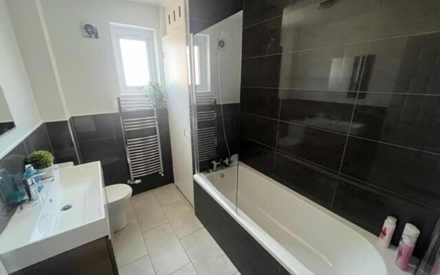Remarkable 3-bed House in Cambridge