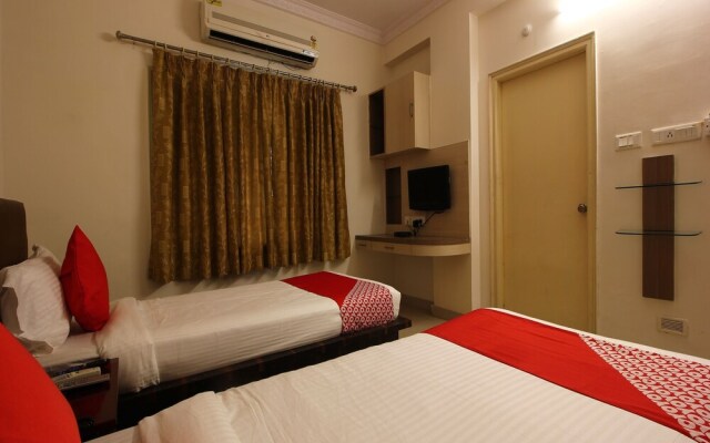 OYO 22279 Flagship Hotel Pavan