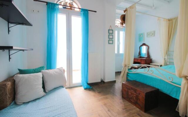 Blue Balcony/SkyView in Tinos - 3BR Home in Arnados