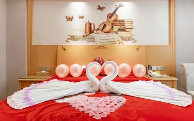 Vienna Hotel (Ruyuan Yao Culture Square)