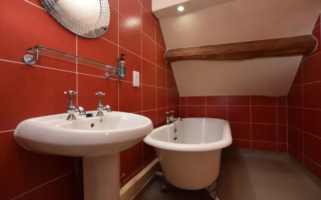 The Halford Bridge Inn