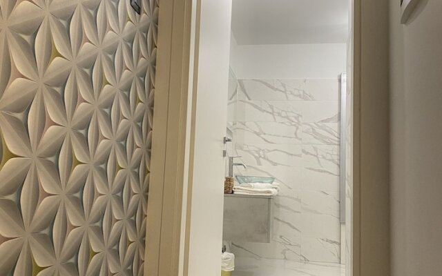 Gatto Bianco Le Mura