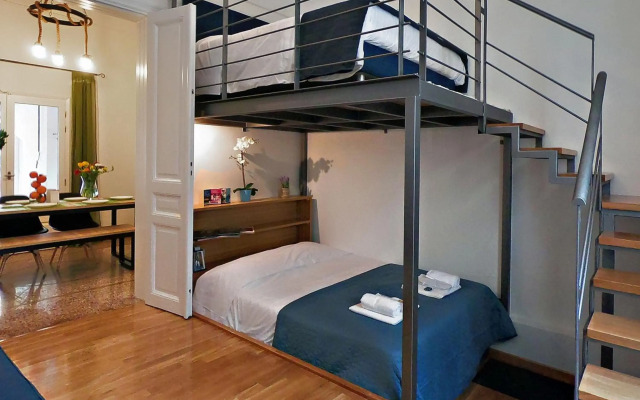 Neoclassical House with Unique Athenian Yard (nearby metro station)