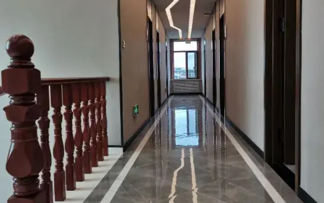 Longhu Holiday Hotel (Branch 2)