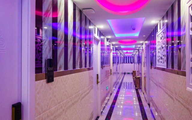 Ruiji Hotel (East Railway Station East Square)