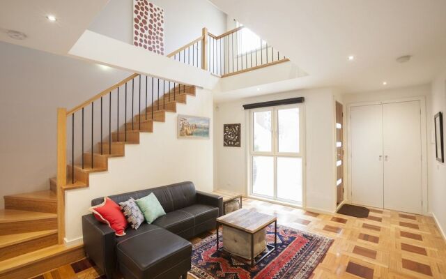 Boutique Stays - Elwood Hideaway